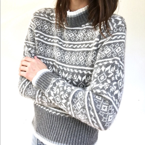 Mockneck snowflake cropped sweater - Picture 5 of 8